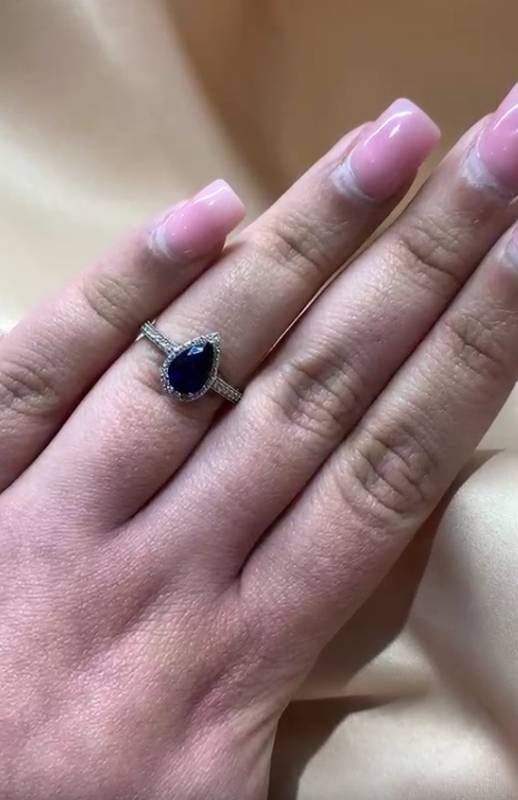 2.00ct VS/E-F Pear Cut Blue Sapphire Gemstone Halo Ring in 18k White Gold