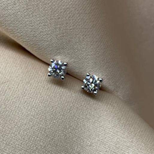 0.50ct VS/F-G Natural Round Cut Diamond Stud Earrings in 18k White Gold