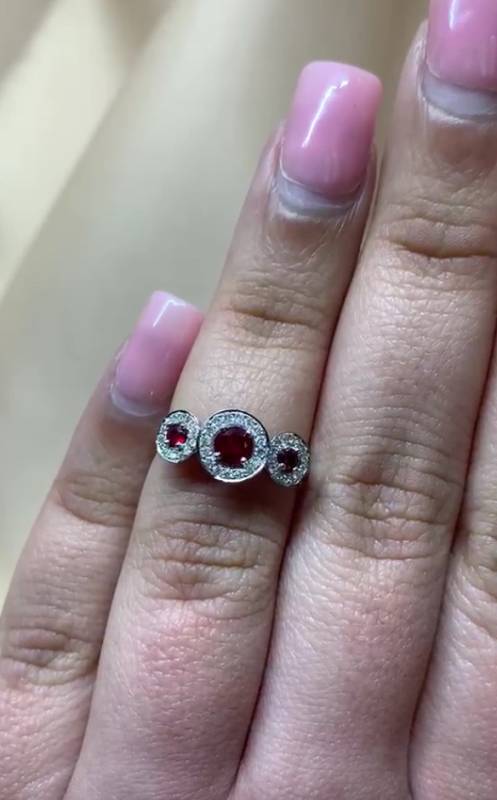 0.55ct VS/F-G Round Cut Ruby Gemstone Ring in 18k White Gold