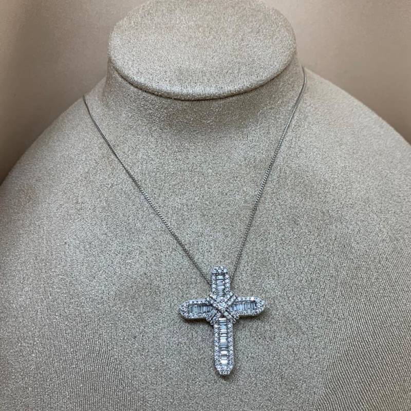 2.01ct SI/G-H Natural Round Cut Diamond Cross Pendant in 9k White Gold