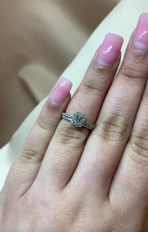 0.66ct VVS/G-H Natural Round Cut Diamond Bridal Set Ring in 9k White Gold