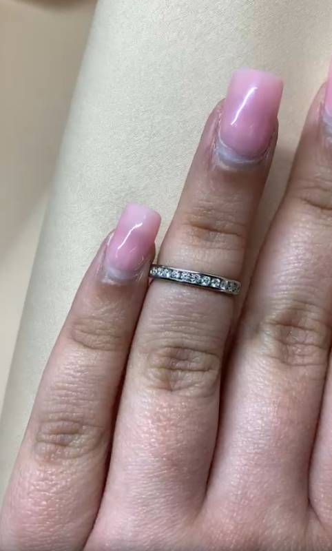 0.25ct VS/E-F Natural Round Cut Diamond Half Eternity Ring in Platinum