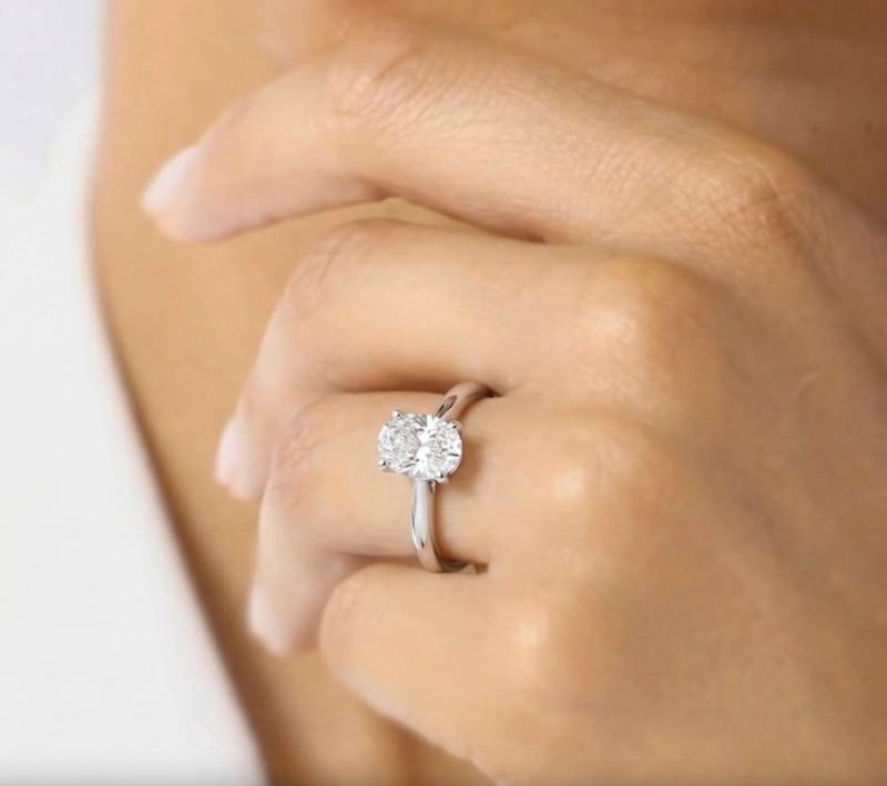 Elegant Oval Diamond Engagement Ring