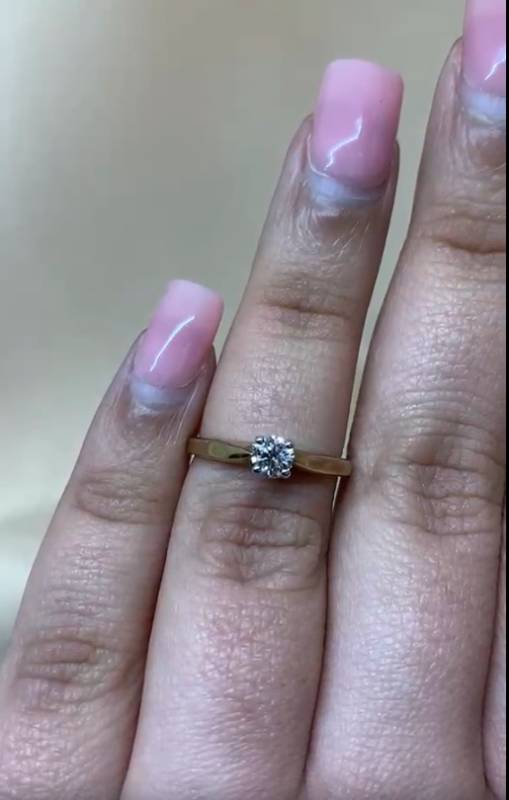 0.34ct VS/G-H Natural Round Cut Diamond Solitaire Ring in 9k Yellow Gold