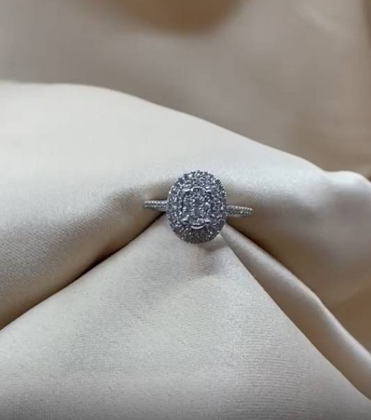 0.25ct VS/F Natural Round Cut Diamond Halo Ring in 18k White Gold