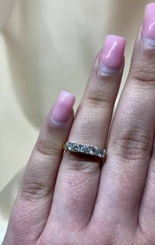 1.00ct VS/G-H Natural Round Cut Diamond Five Stone Ring in 18k Yellow Gold