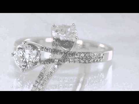 Classic Round Diamond Engagement Ring