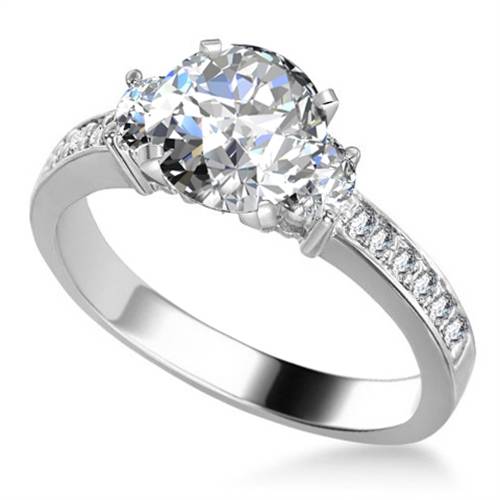 3 Stone Round Diamond Ring With Shoulder Diamonds P