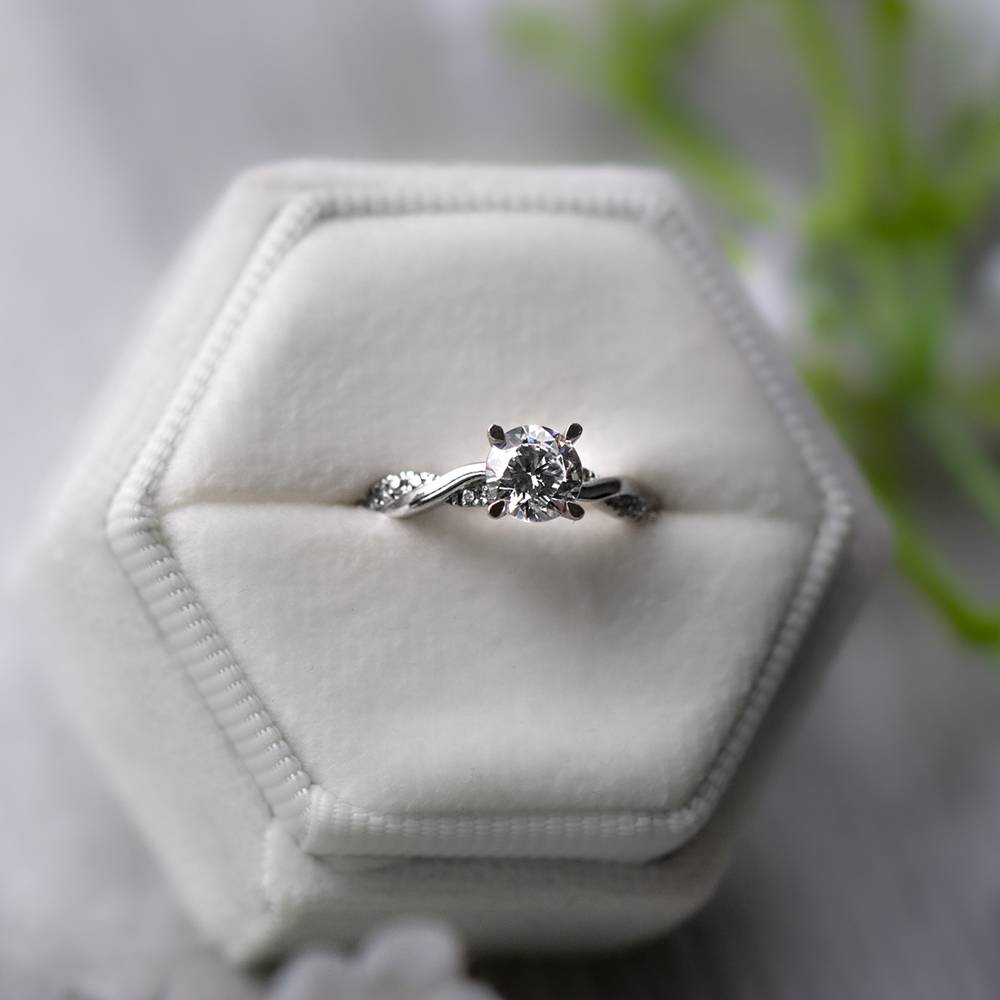 Infinity Twist Round Diamond Engagement Ring W
