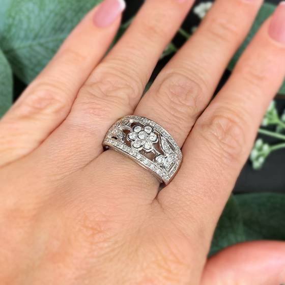 1.00ct VS/E-F Natural Round Diamond Dress Ring in 18k White Gold