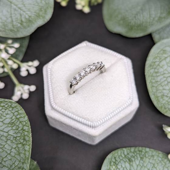 0.50ct VS/F-G Natural Round Diamond 7 Stone Ring in Platinum