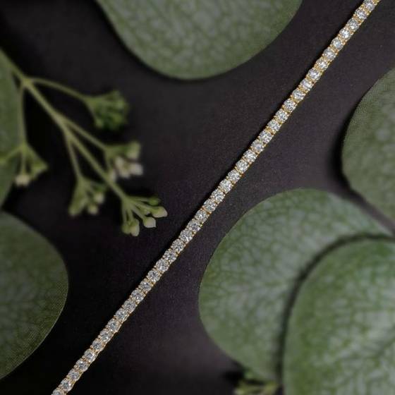 6.00ct VVS/D-E Lab Grown Round Cut Diamond 7.5 Inch Lab Grown Tennis Bracelet in 9k Yellow Gold