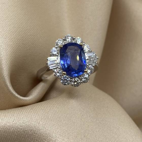 3.67ct VS/F Oval Cut Blue Sapphire Gemstone Halo Ring in 18k White Gold