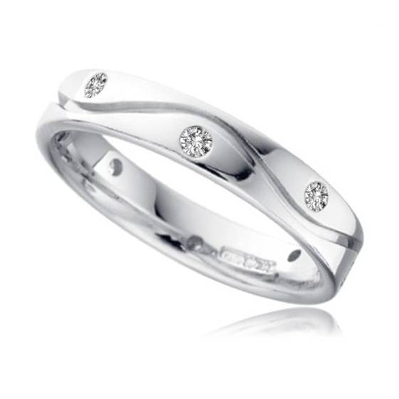0.20ct VS/F-G 4mm Natural Round Diamond Wedding Ring in 18k White Gold
