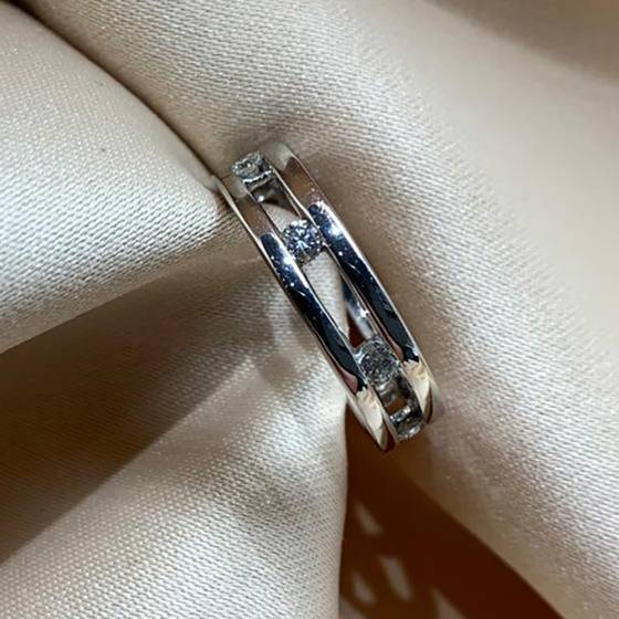 0.40ct SI/G Natural Round Cut Diamond Wedding Ring in 18k White Gold