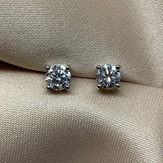 0.80ct SI/F-G Natural Round Cut Diamond Stud Earrings in 18k White Gold