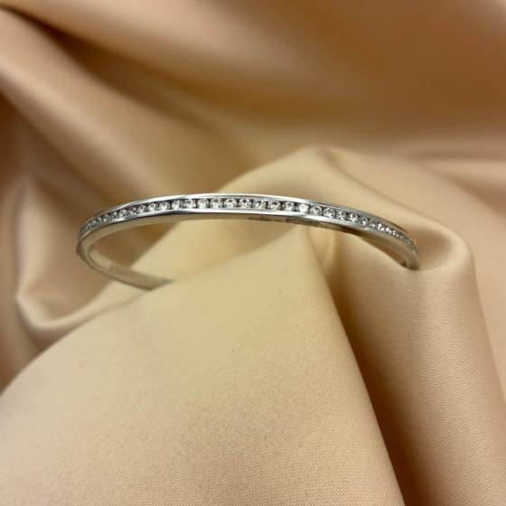2.50ct VS/E-F Natural Round Cut Diamond Bangle in 9k White Gold