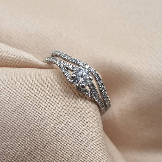 0.80ct SI1/E Natural Round Cut Diamond Bridal Set Ring in Platinum
