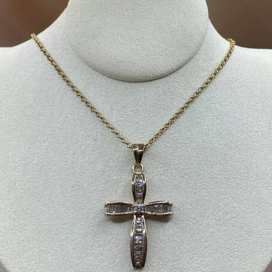 0.91ct VS/G-H Natural Round Cut Diamond Cross Pendant in 9k Yellow Gold