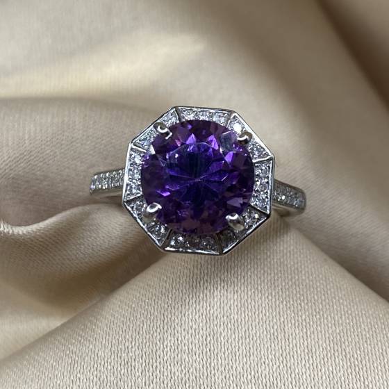 3.21ct VS/F Round Cut Tanzanite Gemstone Halo Shoulder Set Ring in 18k White Gold