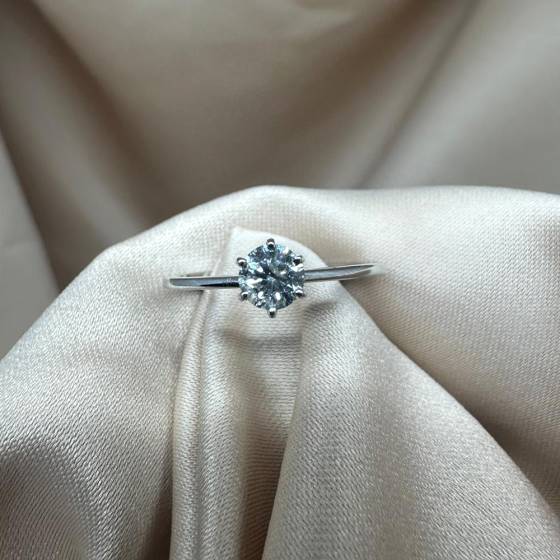 0.77ct I2/G Natural Round Cut Diamond Solitaire Ring in Platinum