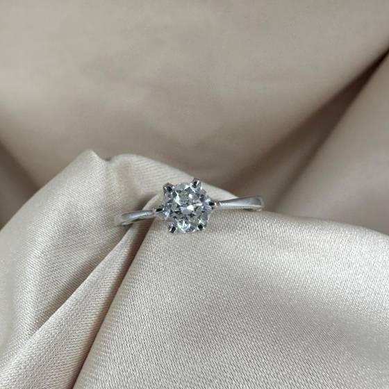 0.80ct I1/F Natural Round Cut Diamond Six Claw Solitaire Ring in 18k White Gold