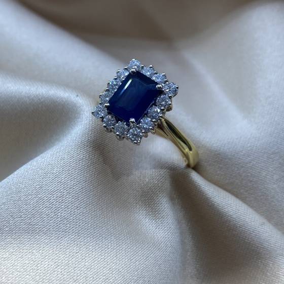 2.39ct VS/F Emerald Cut Blue Sapphire Gemstone Halo Ring in 18k Yellow/White Gold