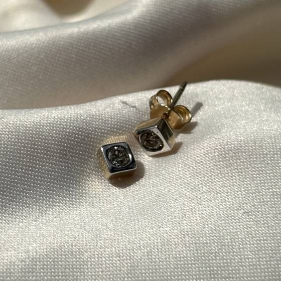 0.20ct VS/E-F Round Cut Natural Diamond Stud Earrings