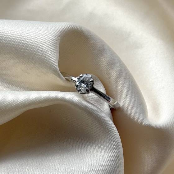 0.41ct VS1/F Oval Cut Natural Diamond Solitaire Ring