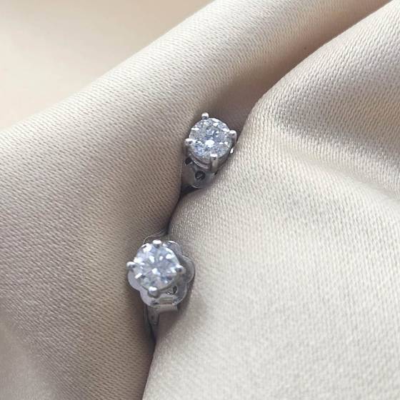 0.40ct SI/E-F Natural Round Cut Diamond Stud Earrings in 18k White Gold