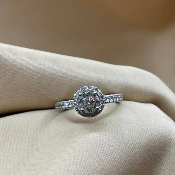1.35ct SI1/F Natural Round Cut Diamond Halo Shoulder Set Ring in Platinum