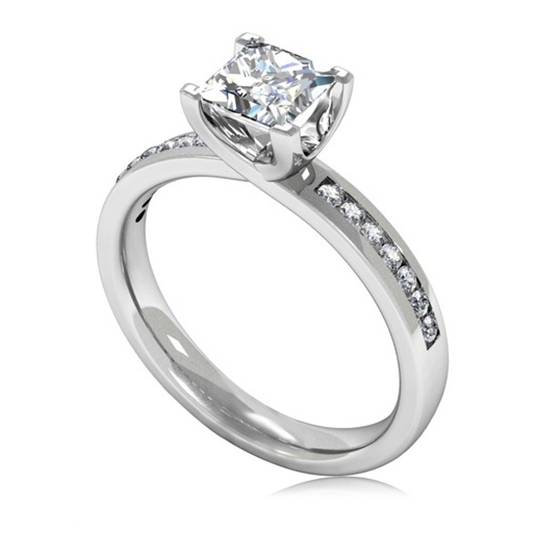 1.56ct VVS1/F Natural Princess Diamond Shoulder Set Ring in Platinum