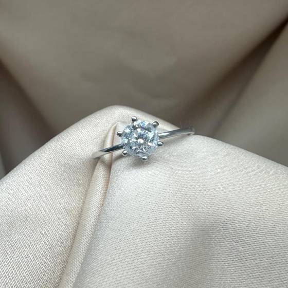 0.40ct I1/H Natural Round Cut Diamond Solitaire Ring in Platinum