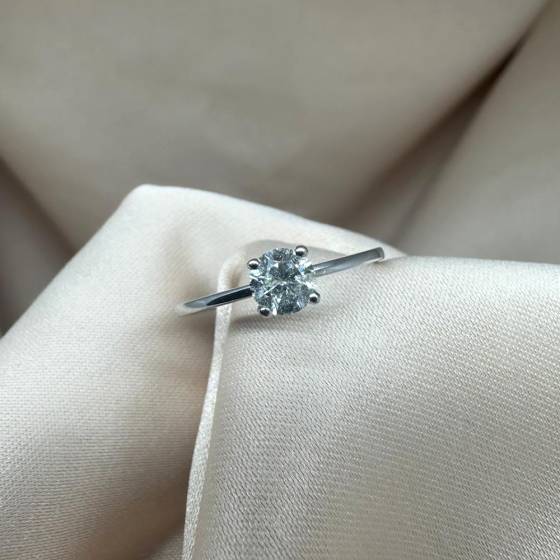 0.31ct SI2/I Natural Round Cut Diamond Four Claw Solitaire Ring in Platinum