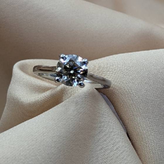 1.50ct SI1/H Natural Round Cut Diamond Solitaire Ring in 18k White Gold