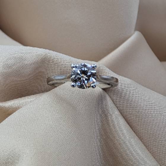 1.02ct SI1/I Natural Round Cut Diamond Solitaire Ring in Platinum