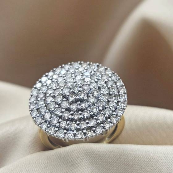 3.04ct VS/G-H Natural Round Cut Diamond Dress Ring in 9k Yellow Gold