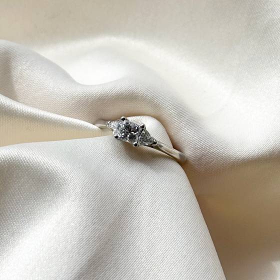 0.75ct VVS2/E Princess Cut Natural Diamond Trilogy Ring