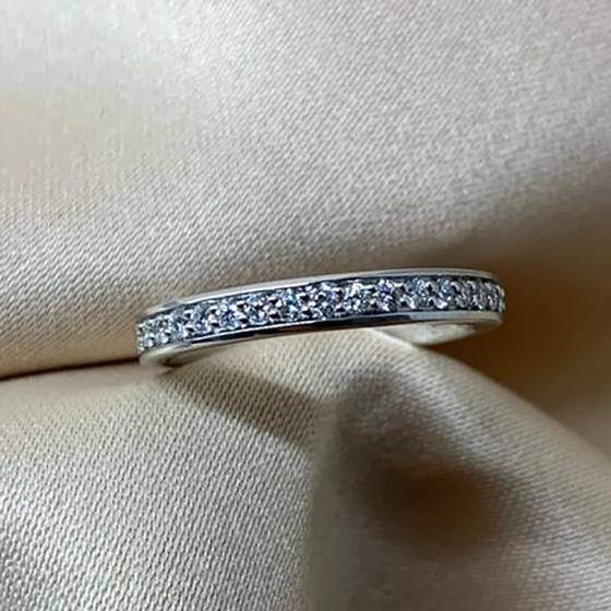 0.30ct VS/F-G Natural Round Cut Diamond Half Eternity Ring in 18k White Gold