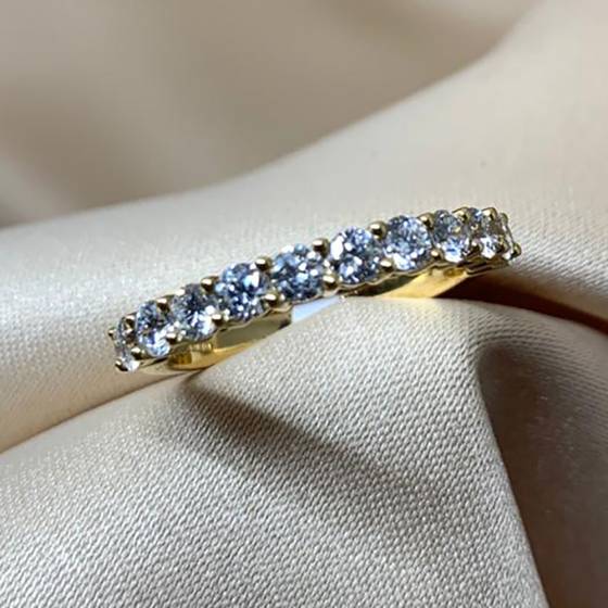 1.00ct VS/D-E Natural Round Cut Diamond Wedding Ring in 18k Yellow Gold