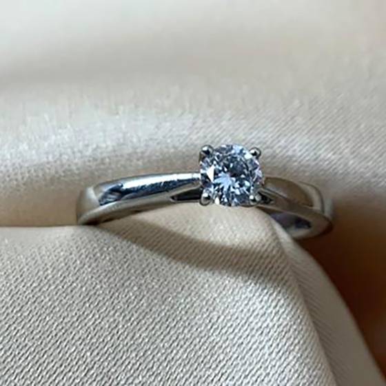 0.25ct VS1/D Lab Grown Round Cut Diamond Solitaire Ring in Platinum