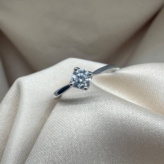 0.31ct SI/F Natural Round Cut Diamond Solitaire Ring in 9k White Gold