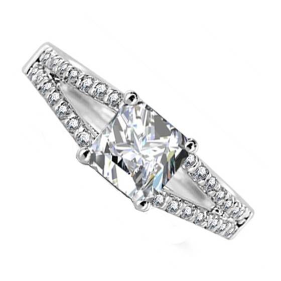 1.00ct SI2/G Natural Princess Diamond Shoulder Set Ring in 18k White Gold