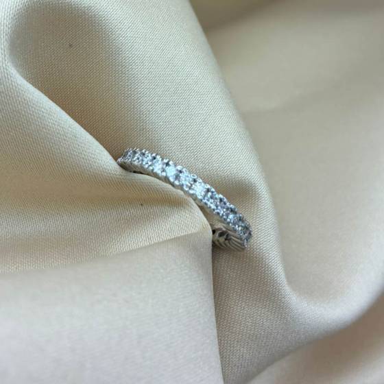 1.12ct VS/F Natural Round Cut Diamond Full Eternity Ring in Platinum
