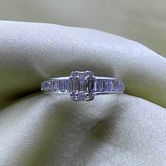 0.90ct VS/E-F Natural Round Cut Diamond Dress Ring in 18k White Gold
