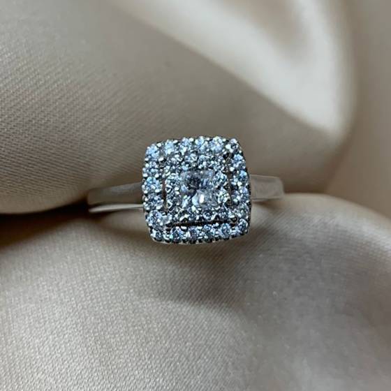 0.50ct VS/F Natural Round Cut Diamond Halo Ring in 18k White Gold