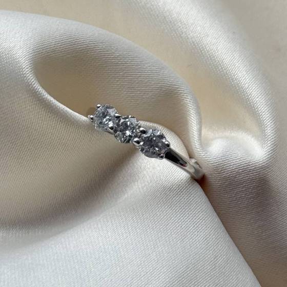 0.80ct SI/F-G Round Cut Natural Diamond Trilogy Ring