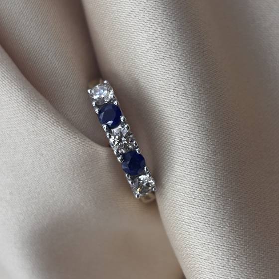 0.55ct VS/G-H Round Cut Blue Sapphire Gemstone Ring in 9k Yellow/White Gold