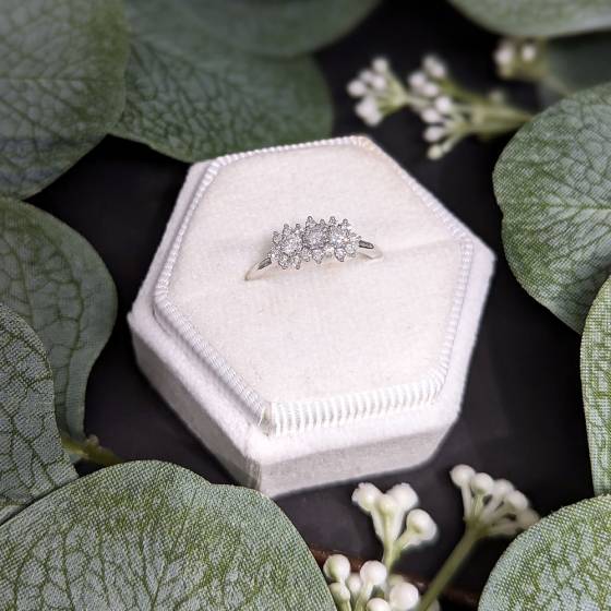 0.50ct VS/E-F Natural Round Diamond Dress Ring in 18k White Gold