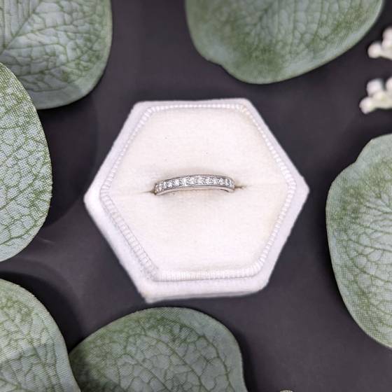 0.92ct SI/F-G Natural Round Diamond Eternity Ring in Platinum